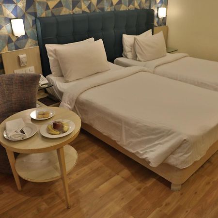 Sarovar Portico Naraina, Hotel Nuova Delhi Esterno foto