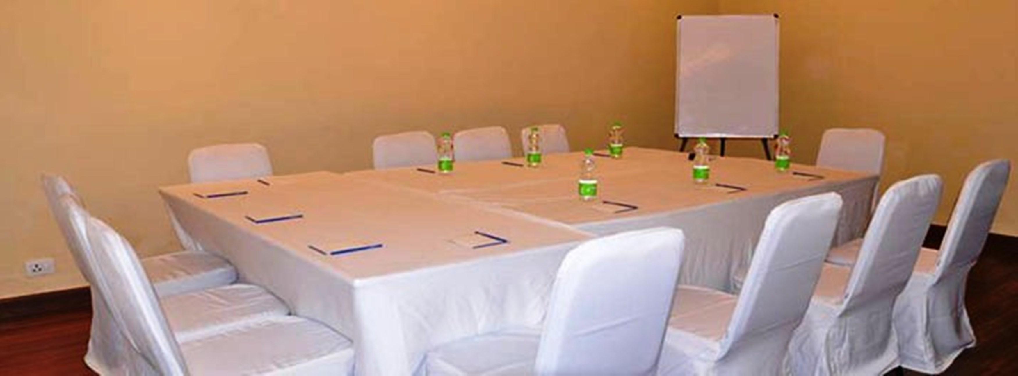 Sarovar Portico Naraina, Hotel Nuova Delhi Esterno foto