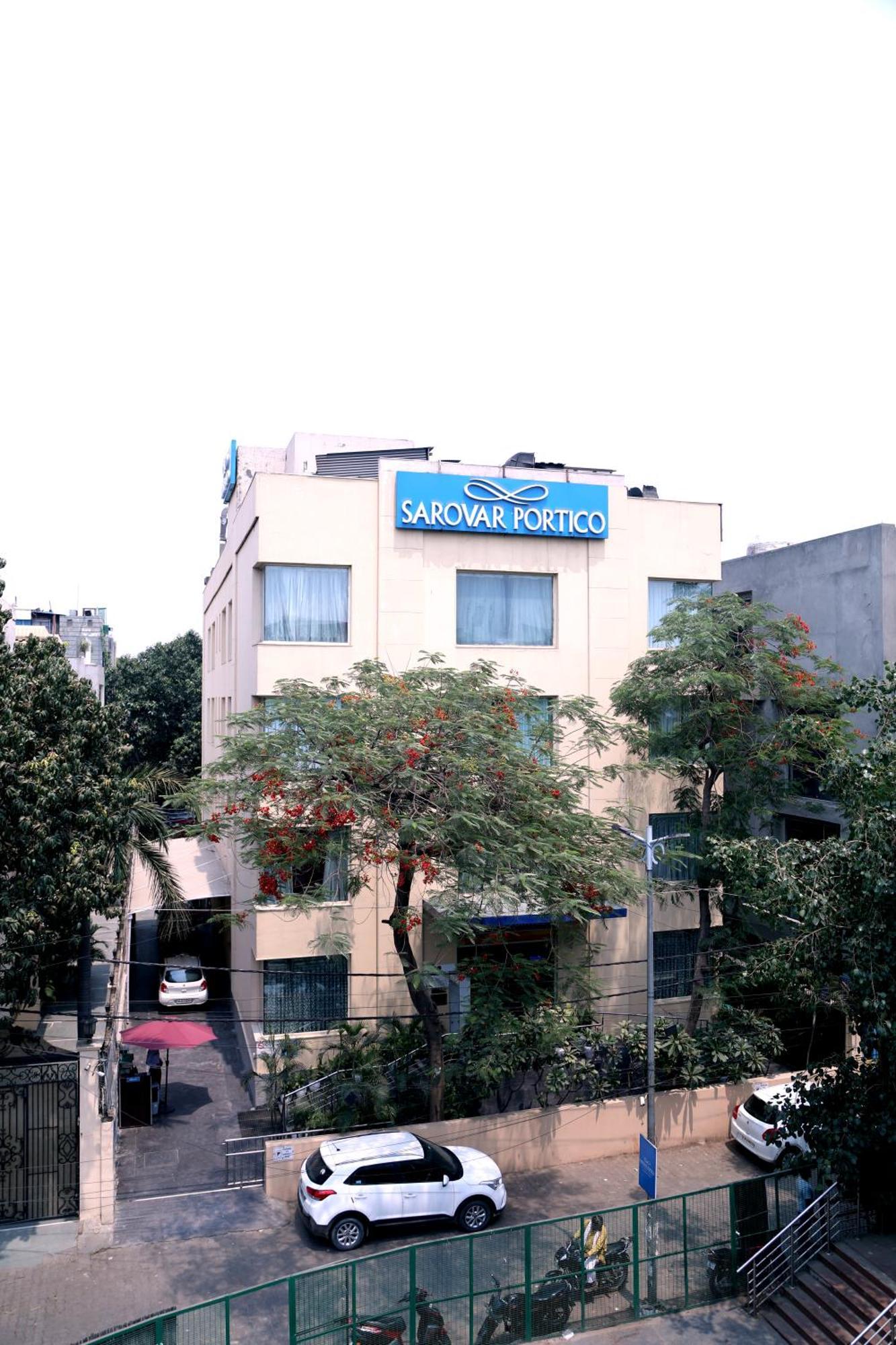 Sarovar Portico Naraina, Hotel Nuova Delhi Esterno foto