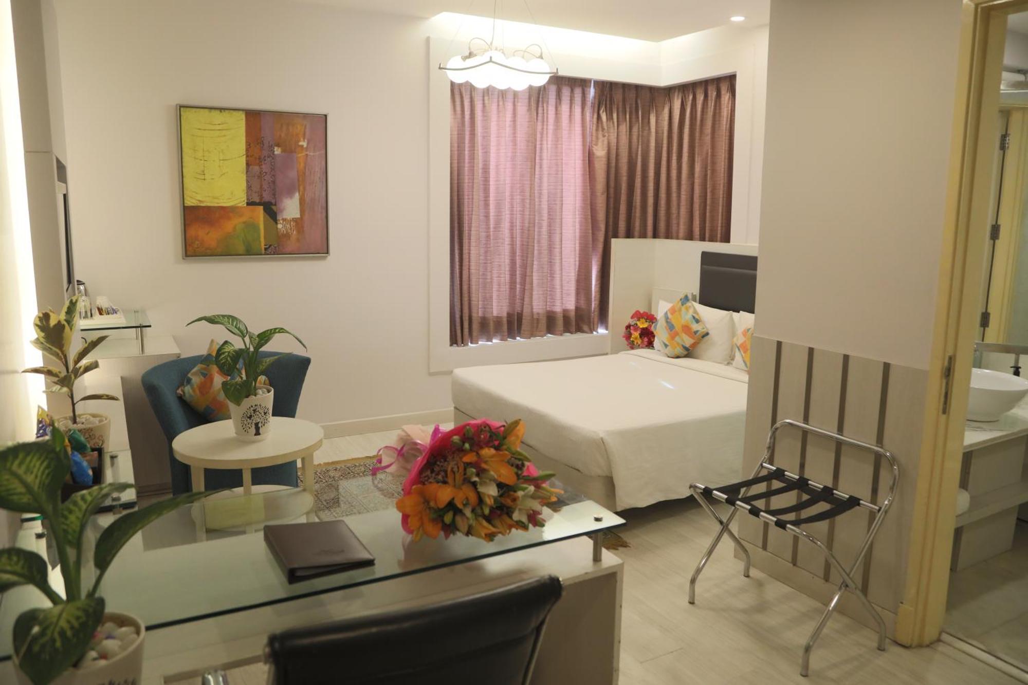 Sarovar Portico Naraina, Hotel Nuova Delhi Esterno foto